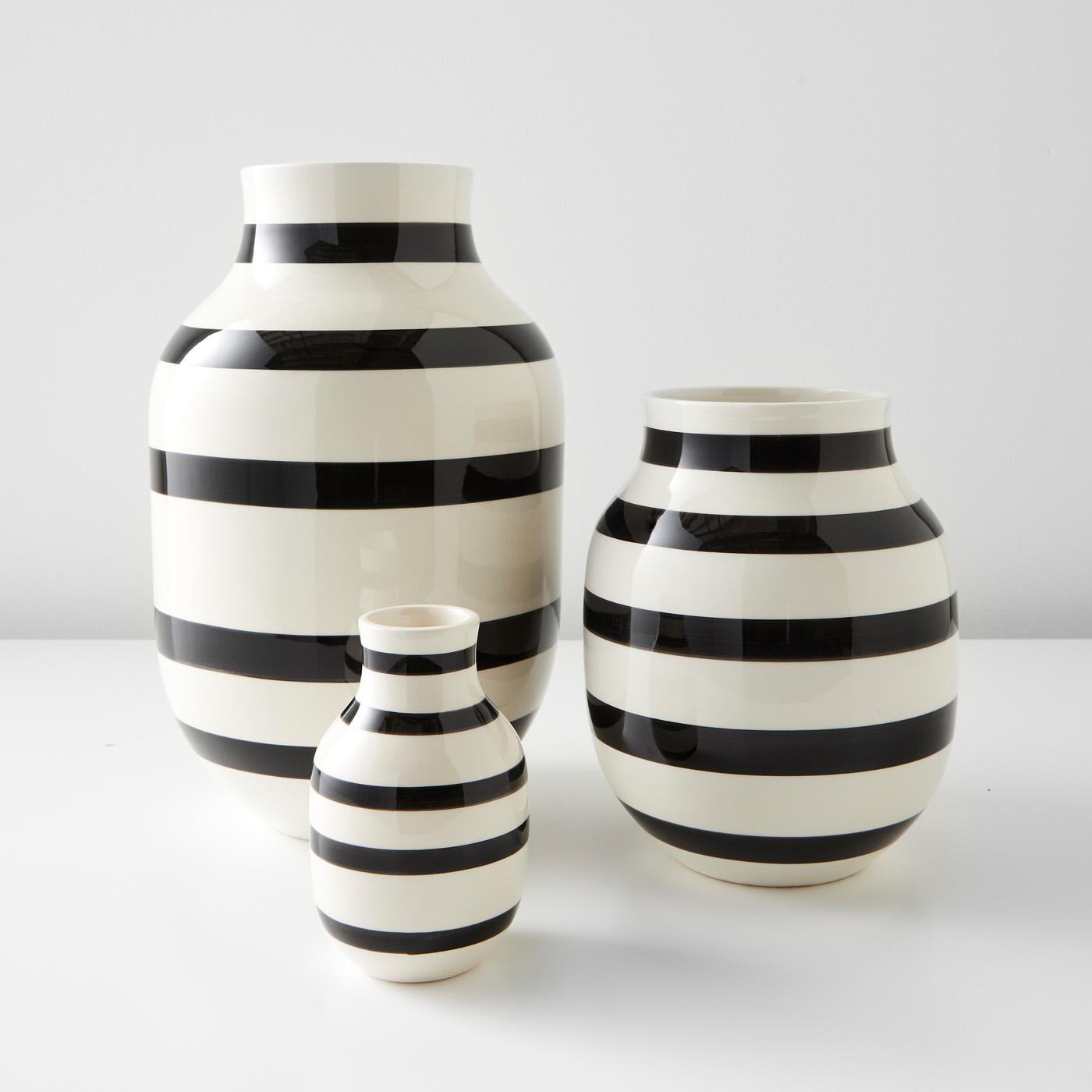 Omaggio Black Vases