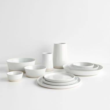 Thrown Gloss White Dinnerware Collection