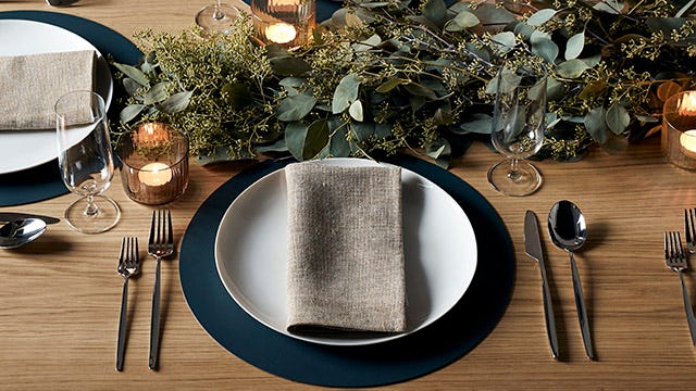 Statement Dinnerware
